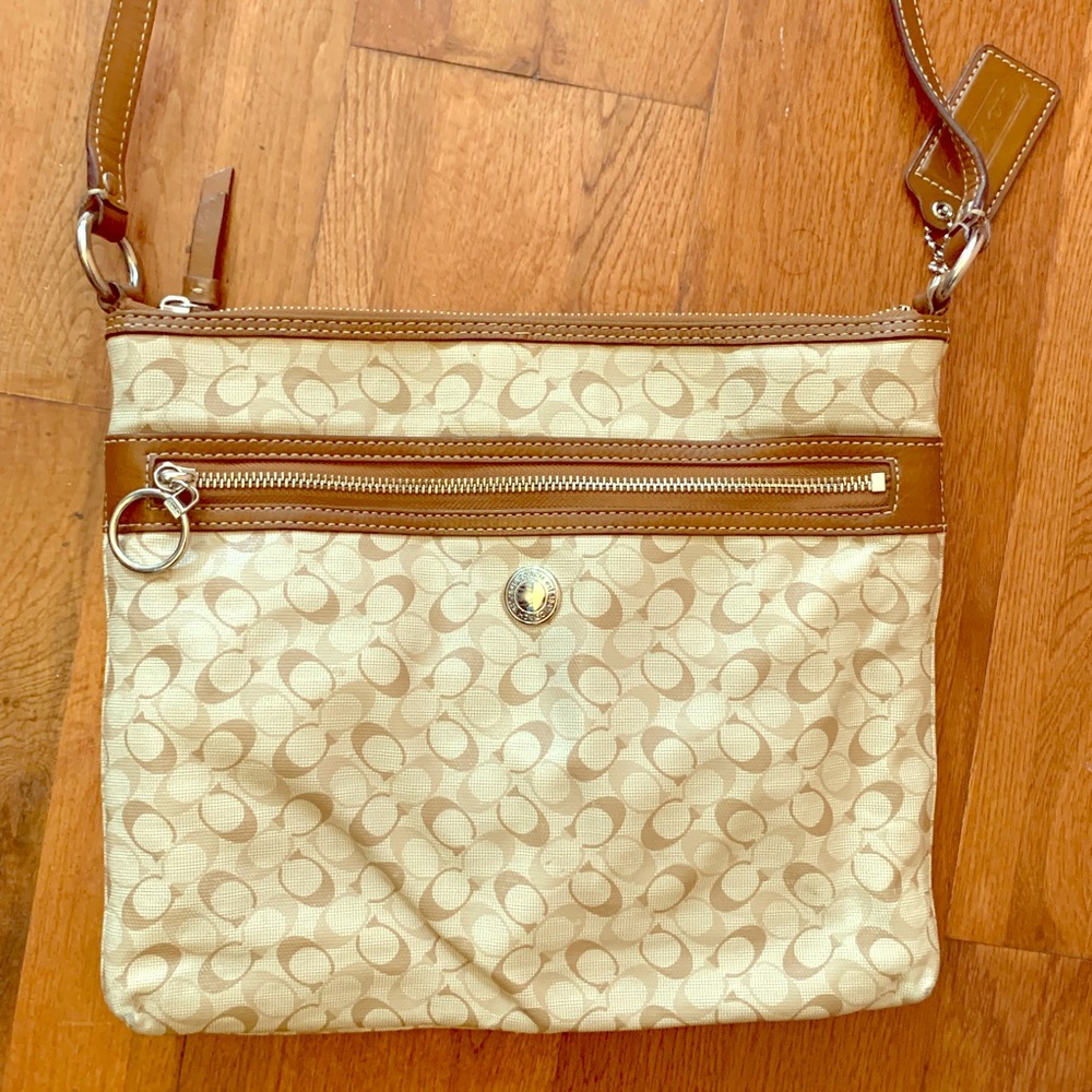 Coach Cross Body Purse 👜